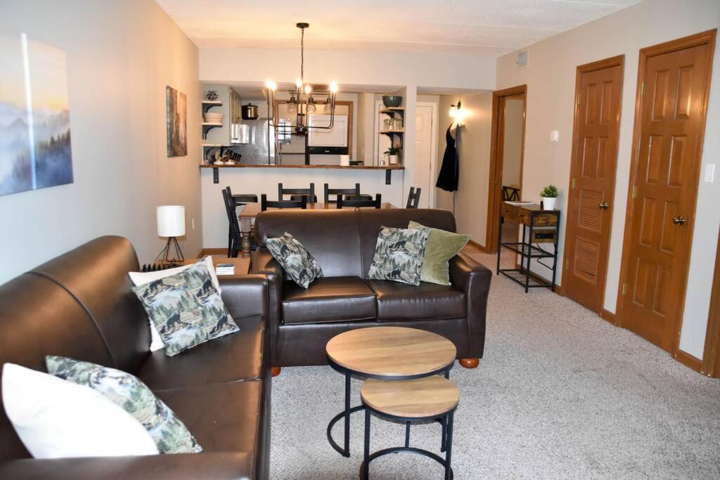 ガトリンバーグCozy Mountain Getaway! Mountain Views! 2 Bed, 2 Bath, Sleeps 6アパートメント エクステリア 写真