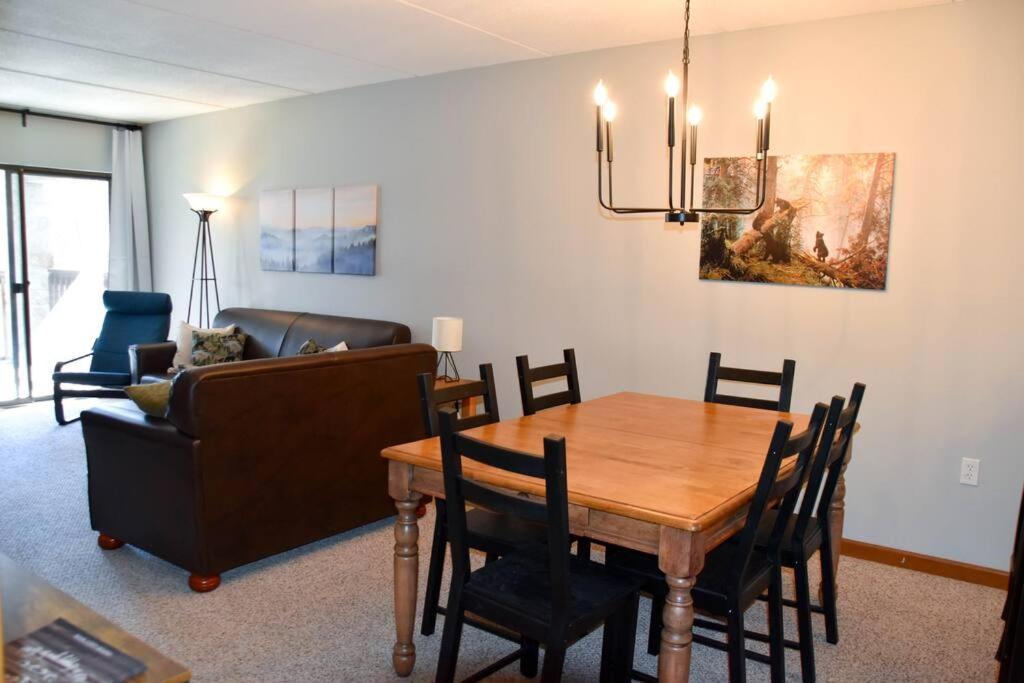 ガトリンバーグCozy Mountain Getaway! Mountain Views! 2 Bed, 2 Bath, Sleeps 6アパートメント エクステリア 写真