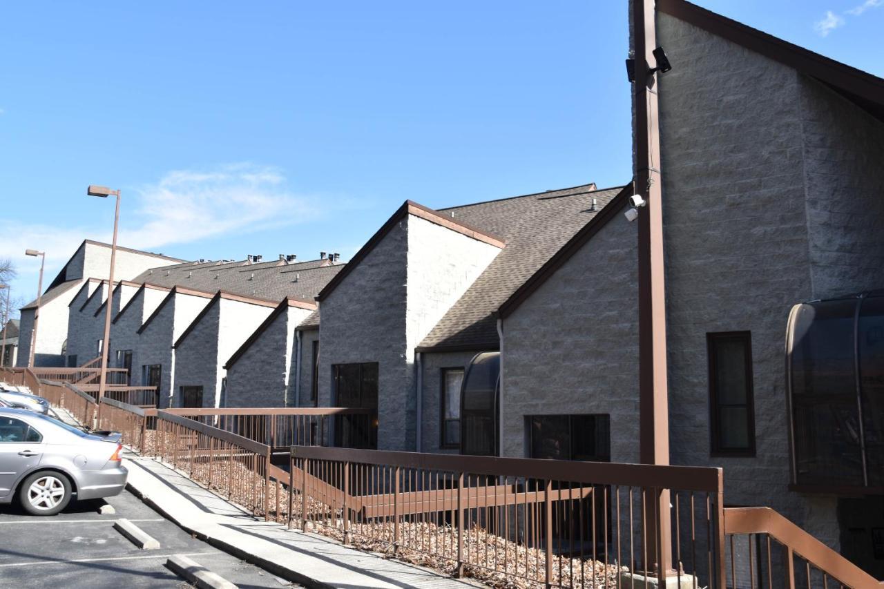 ガトリンバーグCozy Mountain Getaway! Mountain Views! 2 Bed, 2 Bath, Sleeps 6アパートメント エクステリア 写真