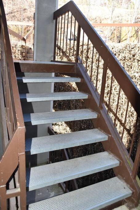 ガトリンバーグCozy Mountain Getaway! Mountain Views! 2 Bed, 2 Bath, Sleeps 6アパートメント エクステリア 写真